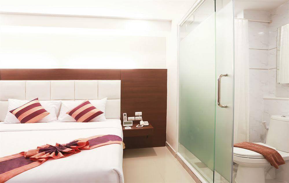 Nana City Hotel Bangkok Exterior photo