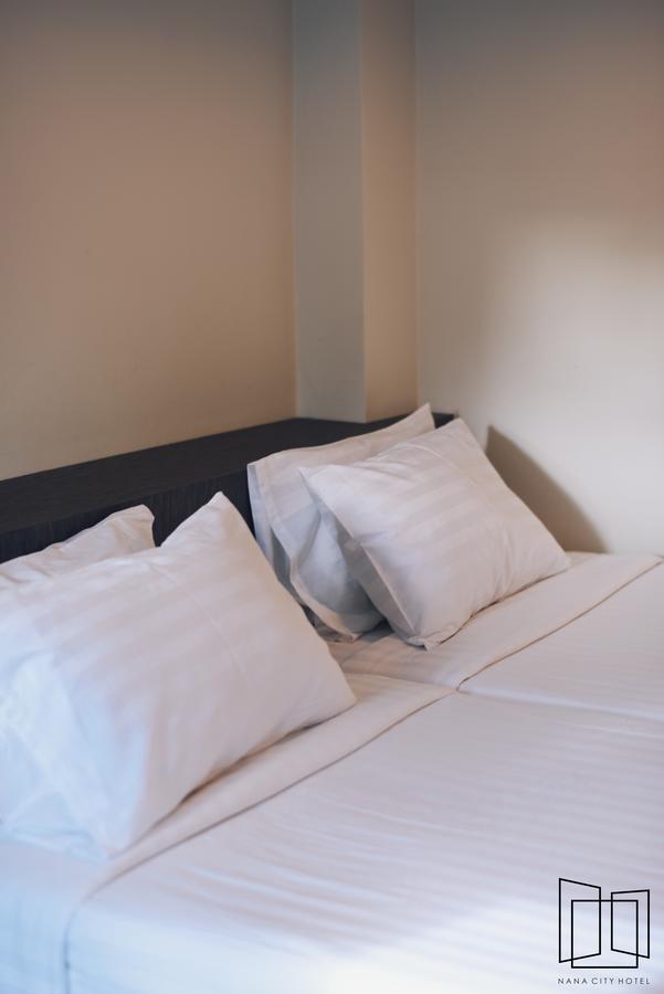 Nana City Hotel Bangkok Exterior photo